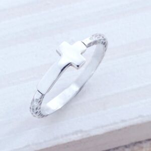 Silpada Vintage Sterling Silver
Horizontal Cross Ring